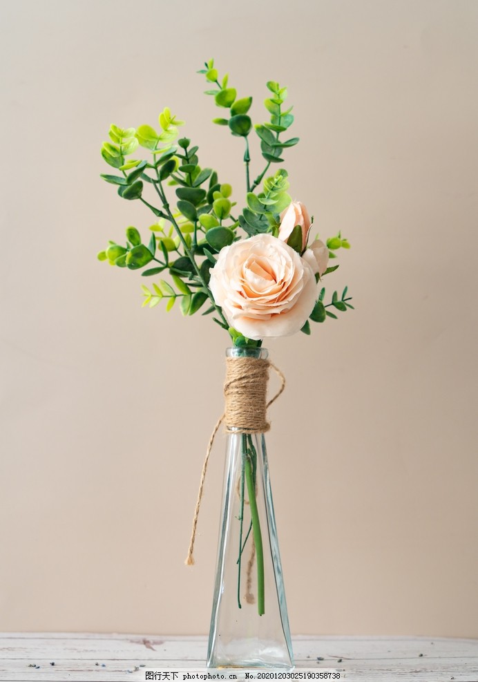 花瓶里的黄色玫瑰花图片 花草 生物世界 图行天下素材网